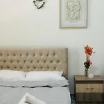 Dora - Spacious 3 Bedrooms 3 Baths, Private Parking, 10 Min Pansiyon