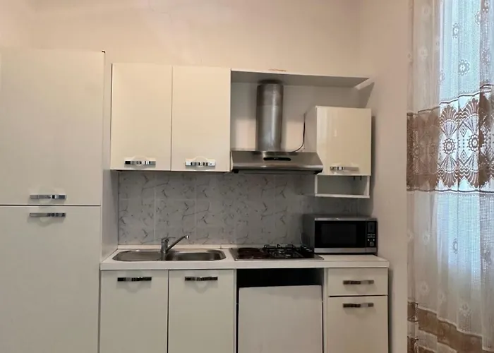 Dora - Spacious 3 Bedrooms 3 Baths, Private Parking, 10 Min * Vlorë