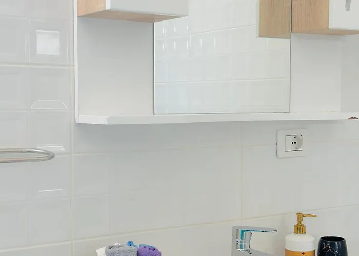Séjour chez l'habitant Dora - Spacious 3 Bedrooms 3 Baths, Private Parking, 10 Min