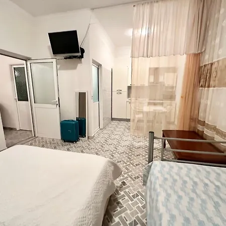 Privatunterkunft Dora - Spacious 3 Bedrooms 3 Baths, Private Parking, 10 Min *