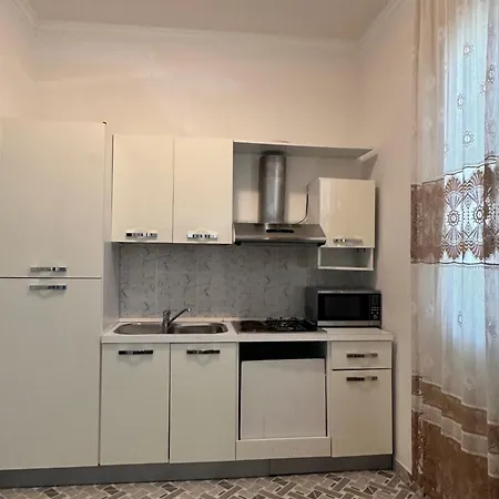 Dora - Spacious 3 Bedrooms 3 Baths, Private Parking, 10 Min * Vlorë