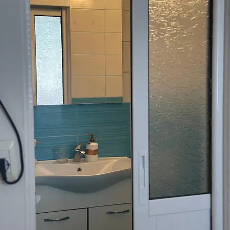 Dora - Spacious 3 Bedrooms 3 Baths, Private Parking, 10 Min *
