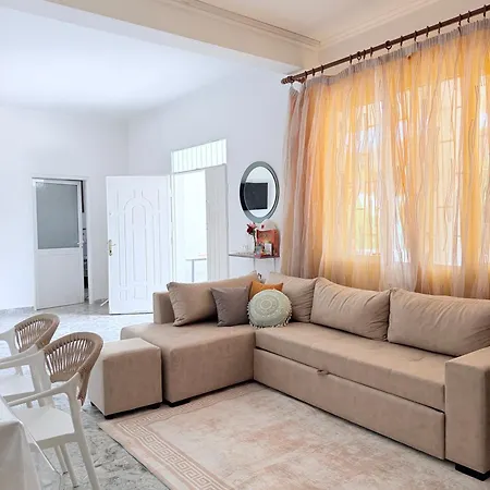Alloggio in famiglia Dora - Spacious 3 Bedrooms 3 Baths, Private Parking, 10 Min