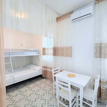 Dora - Spacious 3 Bedrooms 3 Baths, Private Parking, 10 Min * Vlorë