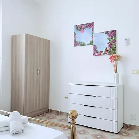 Dora - Spacious 3 Bedrooms 3 Baths, Private Parking, 10 Min Privatunterkunft *