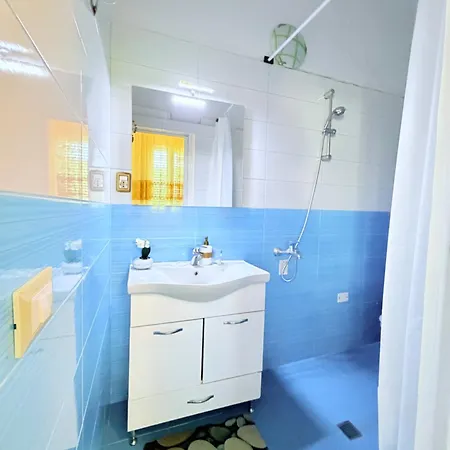 Privatunterkunft Dora - Spacious 3 Bedrooms 3 Baths, Private Parking, 10 Min *