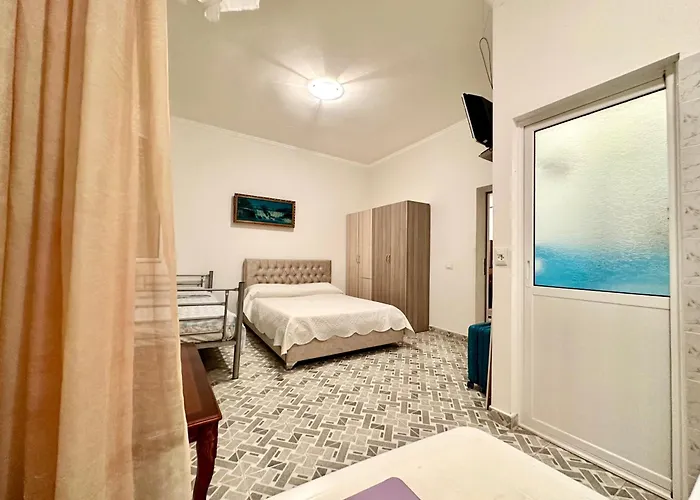 Dora - Spacious 3 Bedrooms 3 Baths, Private Parking, 10 Min